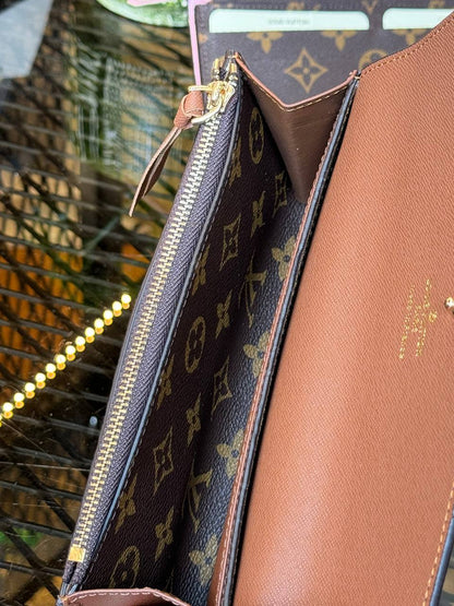 L - Leather Wallet (Red)