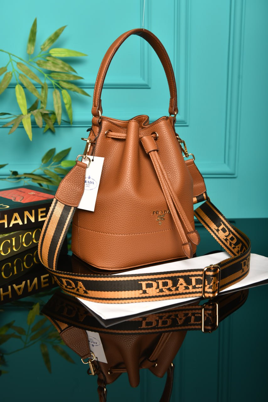 PRD - Vitello Daino Bucket  Bag