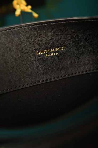 Le 37 in Shiny Leather