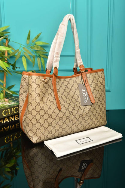 GG -  Emblem Medium Tote Bag